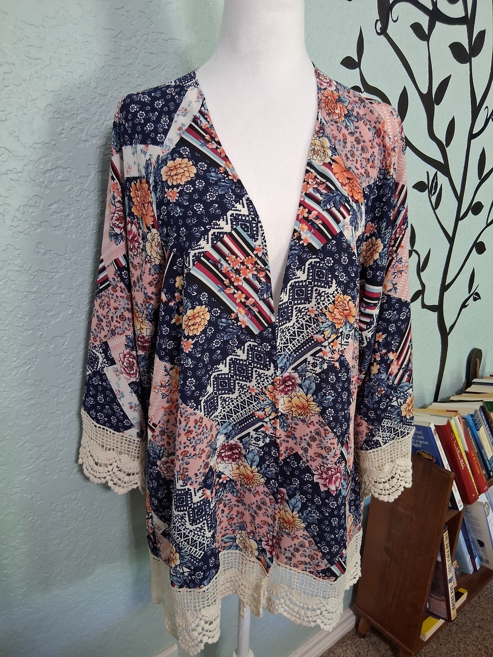 Wrangler Floral Kimono in Navy and Pink